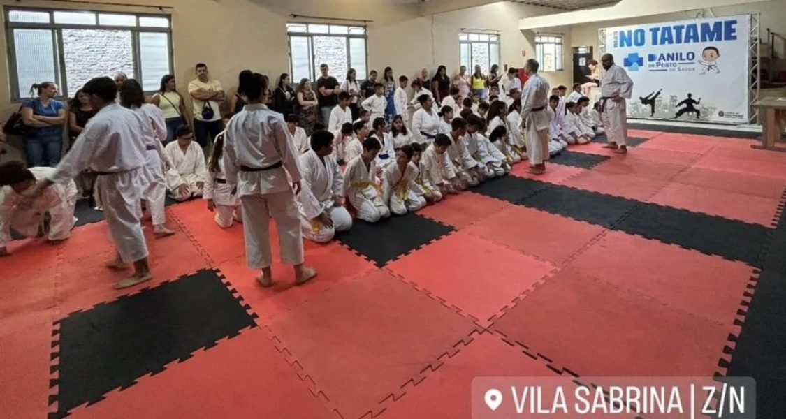 Troca de faixas no Projeto de Karatê NO TATAME 