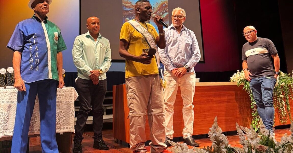 NÓS TAMBÉM PODEMOS, POR U